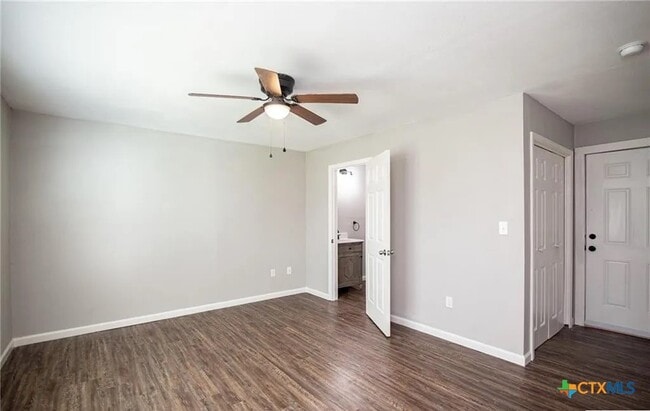 Building Photo - 2003 Woodlawn St