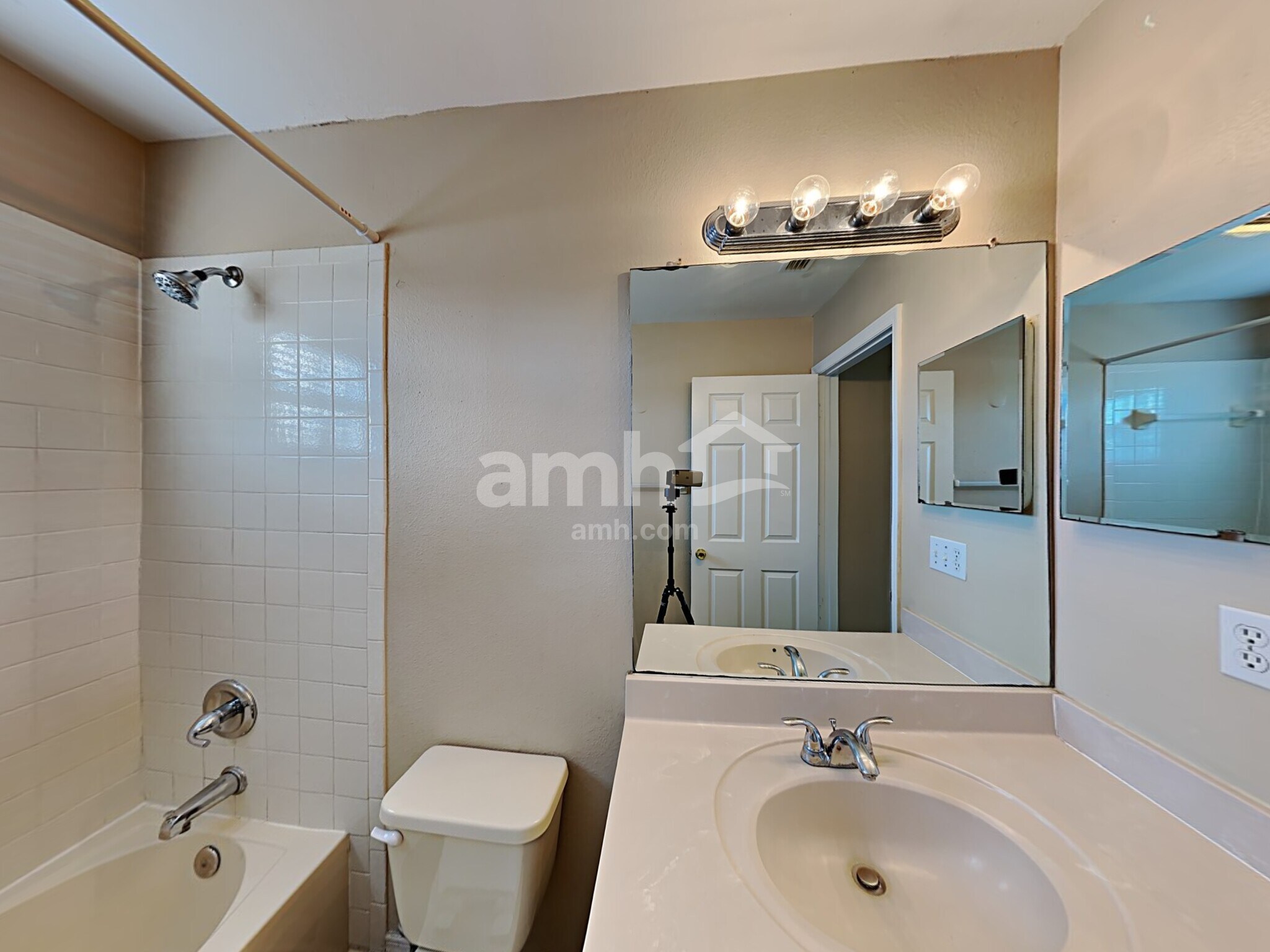 Building Photo - 1101 Blufield Ave