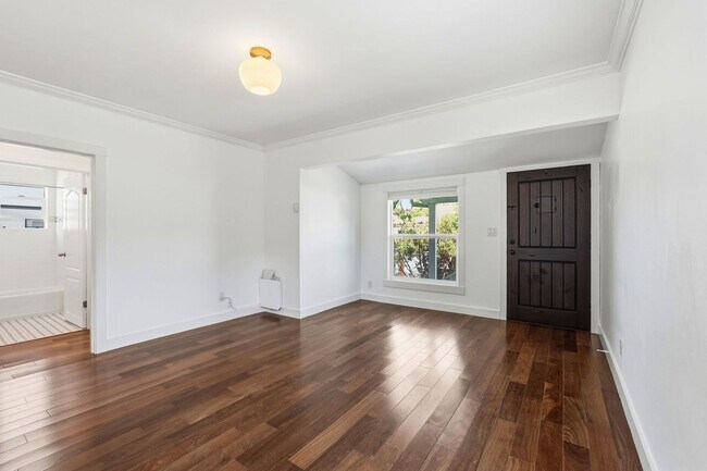 Building Photo - Beautiful Spacious 3-bedroom 2-Bath Home in Berkeley!