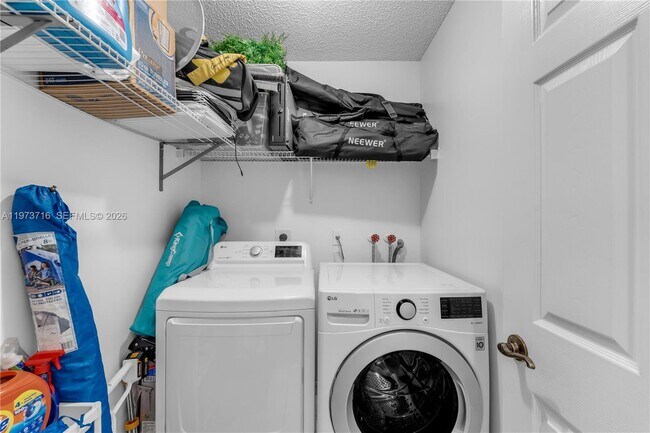 Building Photo - 2245 SE 25th Ave