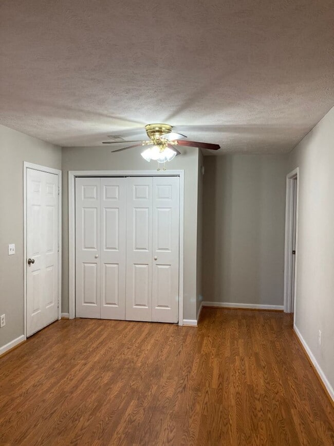 Building Photo - Hickory Highland 3 Bedroom Home No HOA