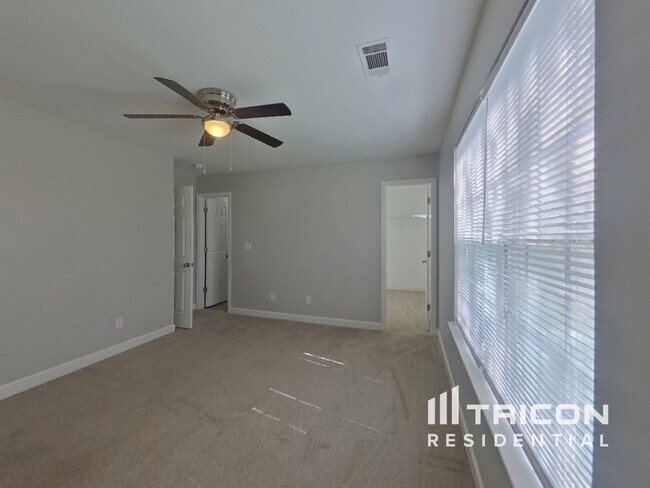 Building Photo - 1711 Southwind Dr