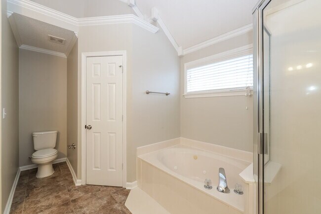 Building Photo - 787 Silver Sands Dr