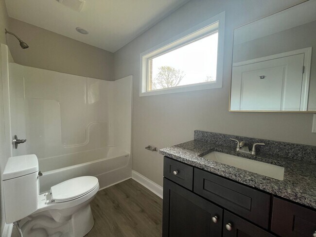 Building Photo - 815/817 Ellis St