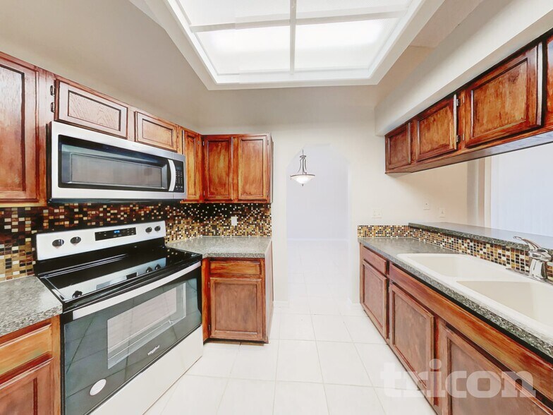 Building Photo - 2810 Manor Hill Drive Brandon FL