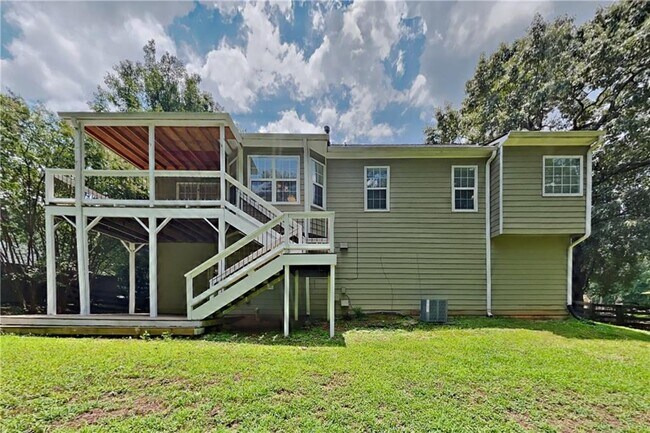 Building Photo - 3820 Pheasant Run Trce
