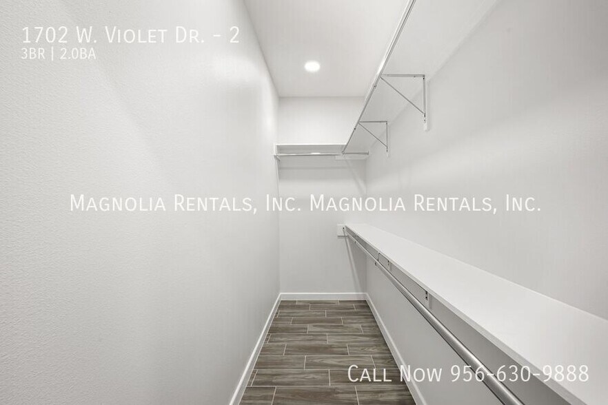 Building Photo - 1702 W Violet Dr