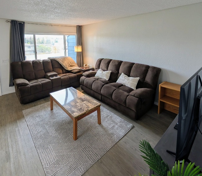 Building Photo - 1009 W 30th Ave