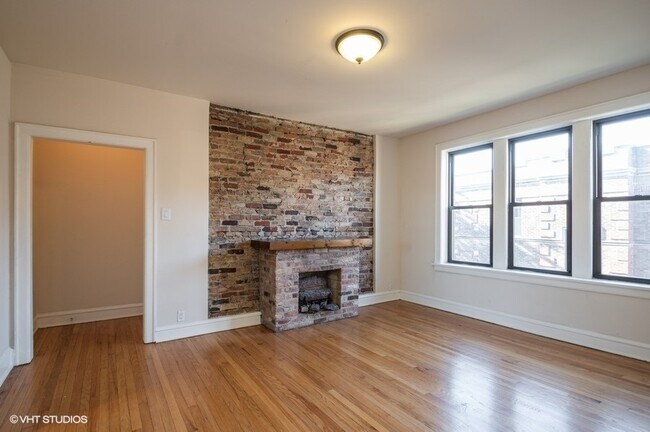 Building Photo - 3513 N Racine Ave
