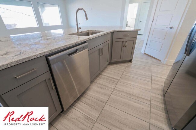 Building Photo - Incredible 3 Bedroom, 2 Bathroom Property ...