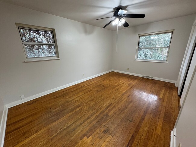 Building Photo - Brick 3/1.5 bath house with bonus in North...