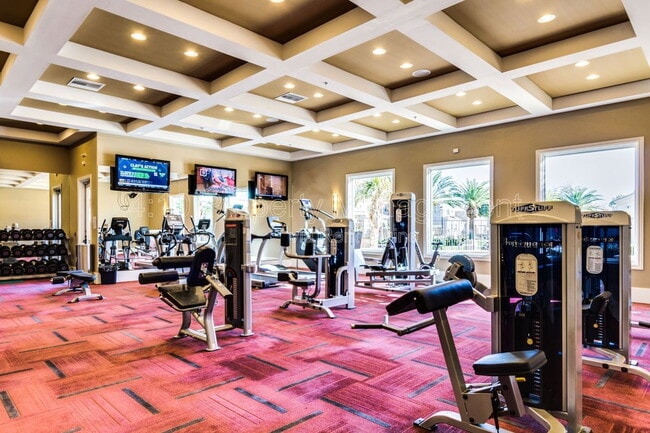 Building Photo - 1367 S Country Club Dr
