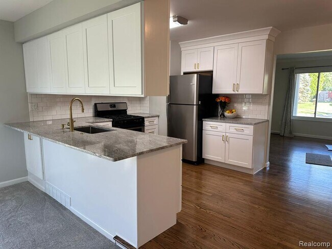 Building Photo - 30569 Westmore Dr