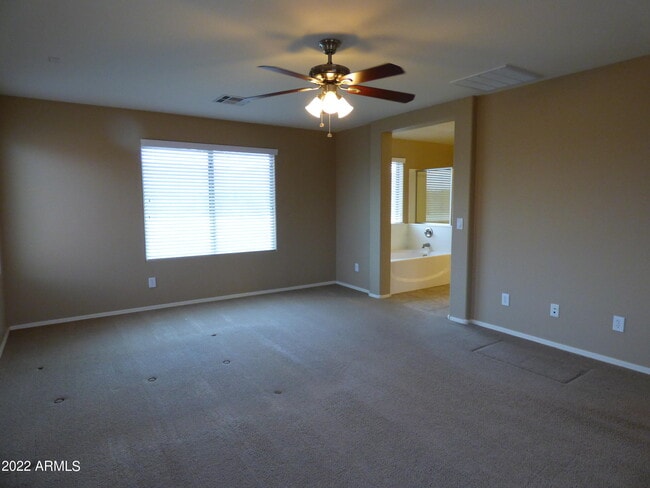 Building Photo - 8623 S 40th Dr