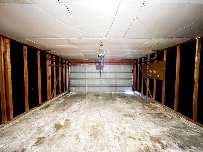 Building Photo - Available NOW!!!! Gorgeous 1 story, 3 bedroom, 2 bath, 2 car garage home with garage door opener....