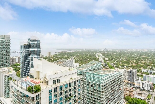 Building Photo - 1000 Brickell Plaza