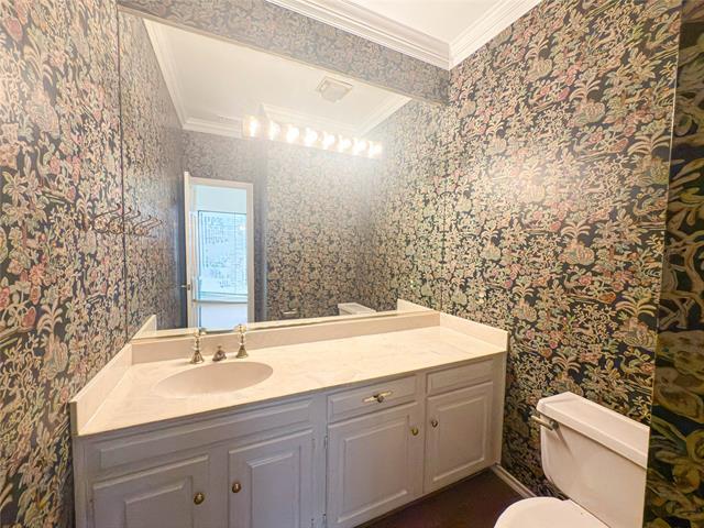 Building Photo - 5991 Lindenshire Ln