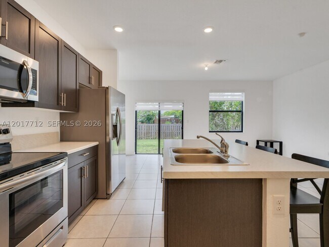 Building Photo - 25036 SW 107th Ave