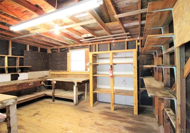 Building Photo - 301 19th Ave N