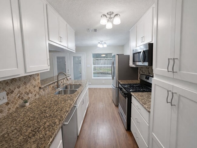 Building Photo - 1318 Epsilon St