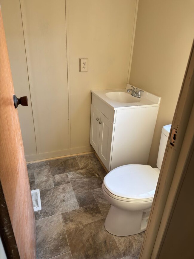 Building Photo - 2 Bedroom/1.5 Bath Home in Wadesboro