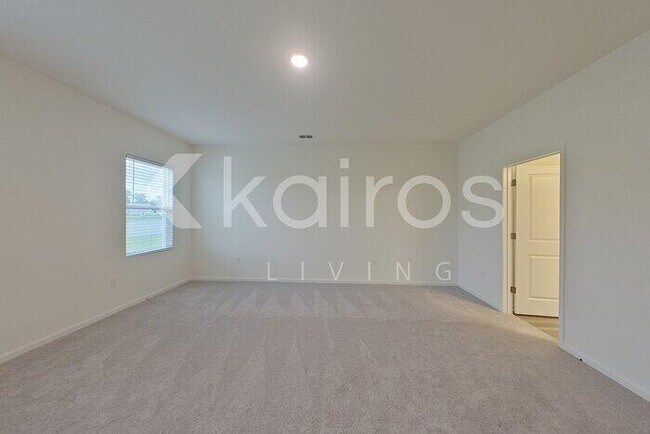 Building Photo - 631 Castillo Dr