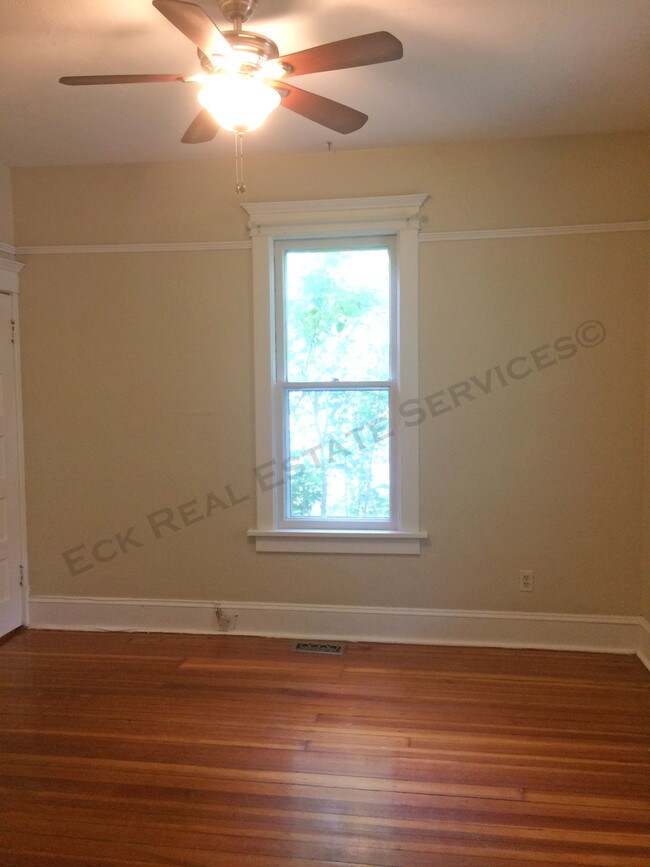 Building Photo - 729 Missouri St