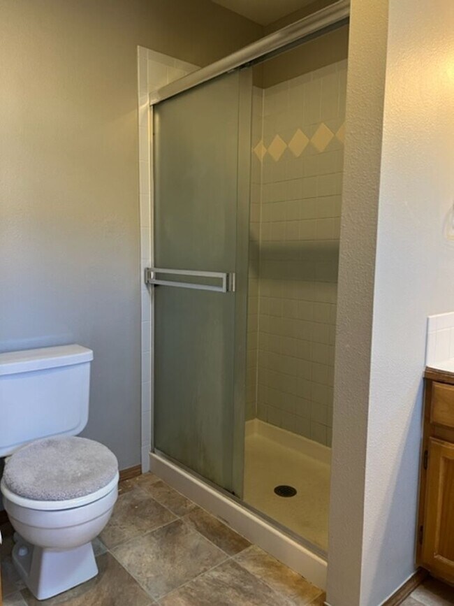 Building Photo - 3 Bedroom, 2.5 Bath Beautiful Ranch Style Home with 3 Car Attached Garage in West Fort Collins, CO