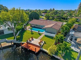 Building Photo - 1485 NE 57th St