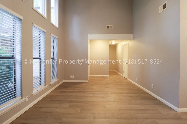 Building Photo - 3 Bedroom Gem in Union Schools! Available for Immediate Move In!