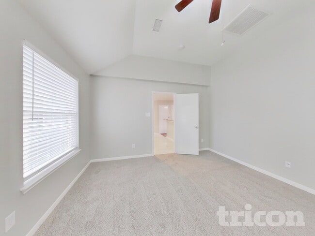 Building Photo - 6726 Misty Dale Dr