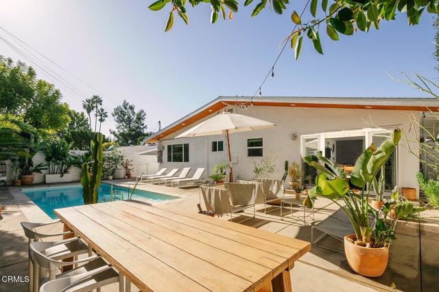 Building Photo - 906 Adelante Ave