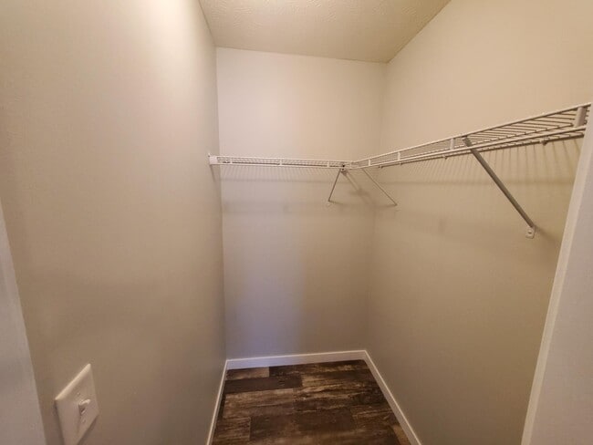 Building Photo - 13 Parakeet Hill Dr