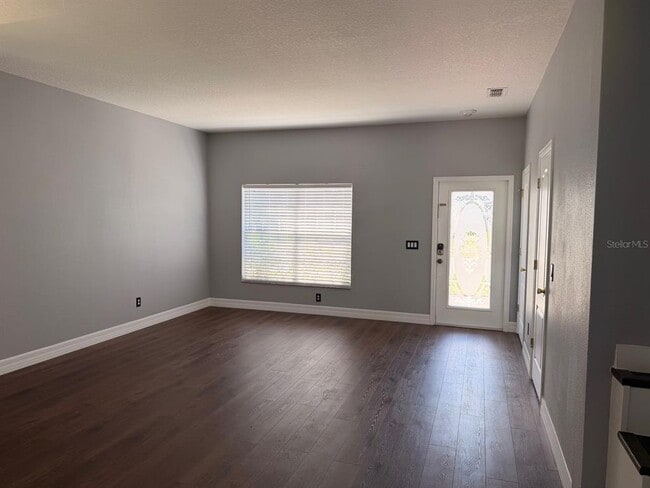 Building Photo - 5768 Los Palma Vista Dr