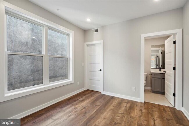 Building Photo - 3801 Hamilton St