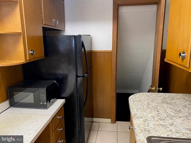 Building Photo - 105 Cooper Ave