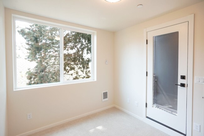 Building Photo - NEW CONSTRUCTION- MOVE- IN READY