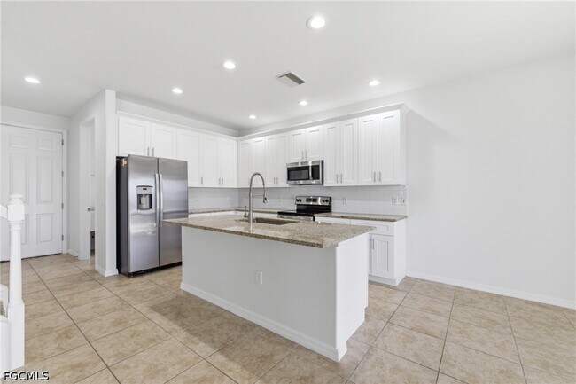 Building Photo - 2639 Bellingham Ct