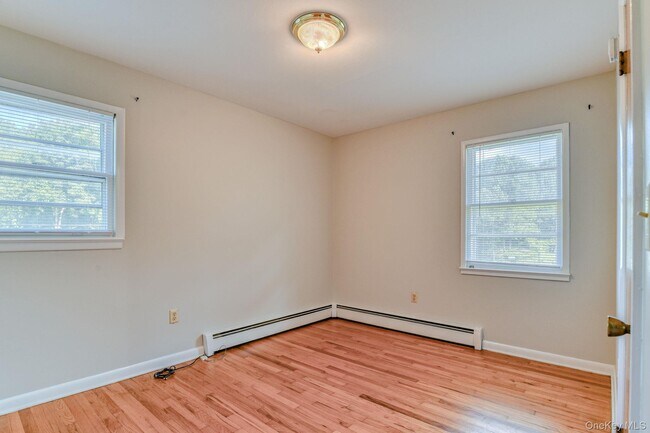Building Photo - 11 Hudson Bluff Dr