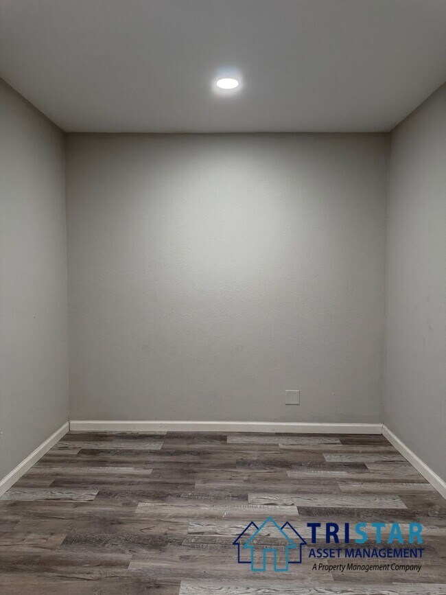 Building Photo - Upgraded 1BD/1BA Apartment in Lakeside, CA - 1/2 Off Move-In Special!