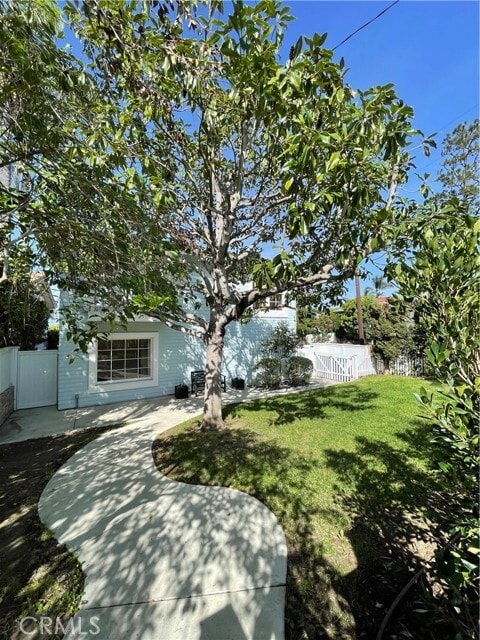 Building Photo - 952 2nd St.