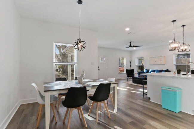 Building Photo - 415 Bedford Dr