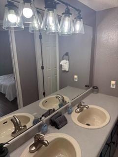 Building Photo - 27 Fall Creek Dr