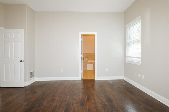 Building Photo - 11730 Twain Dr