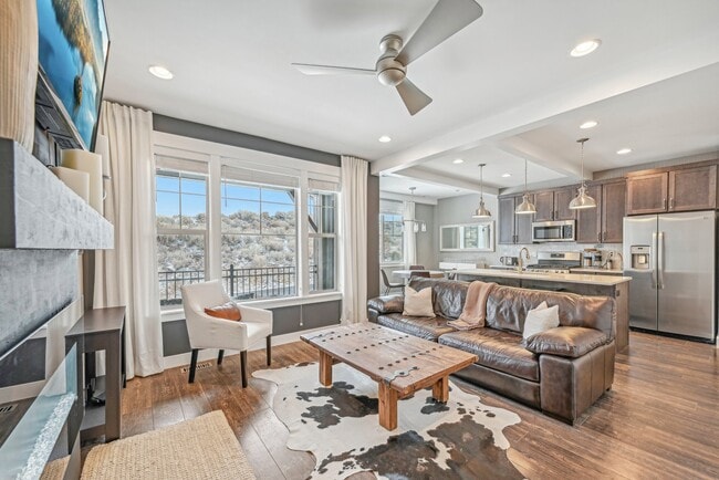 Building Photo - 1124 Wasatch Spring Rd