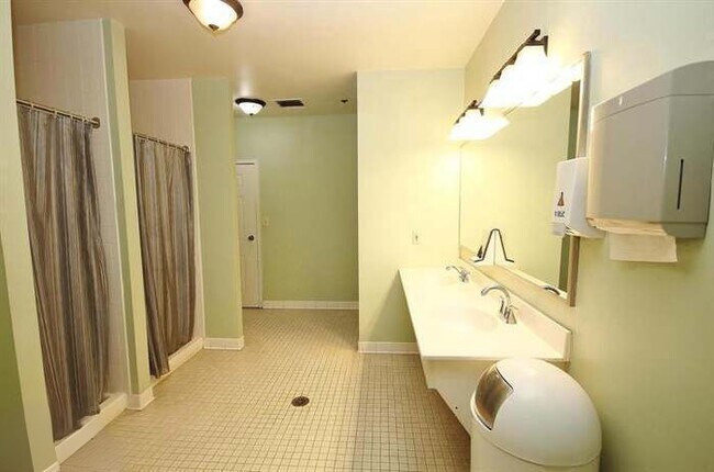 Building Photo - 1200 Braddock Pl