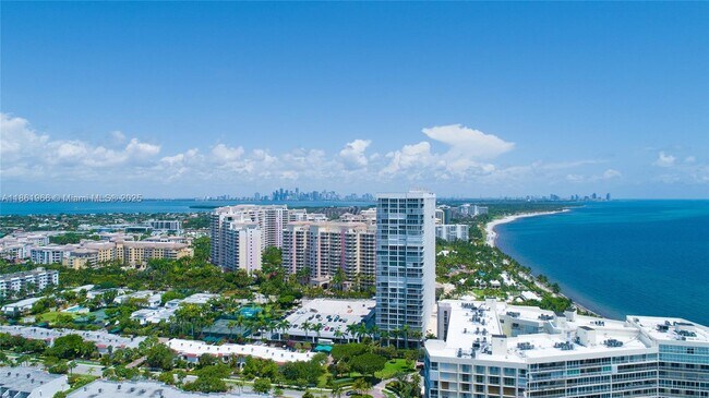Building Photo - 1121 Crandon Blvd
