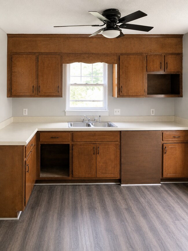 Building Photo - 989 Curry Pl