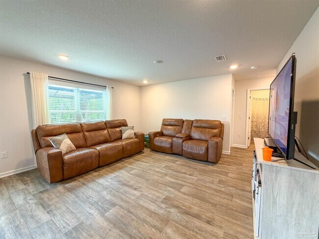 Building Photo - 5469 Merlin