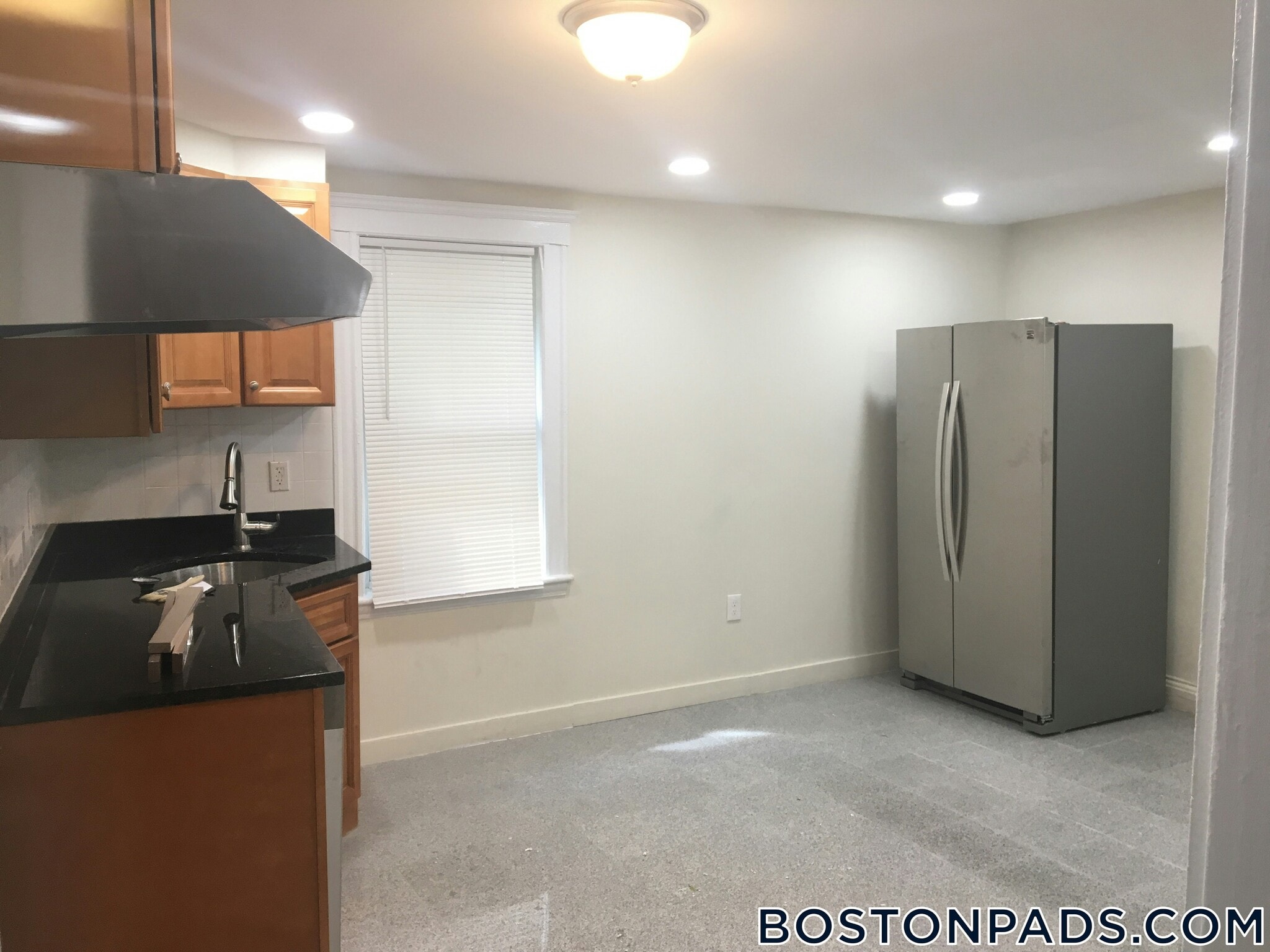 Building Photo - 12 Logan St